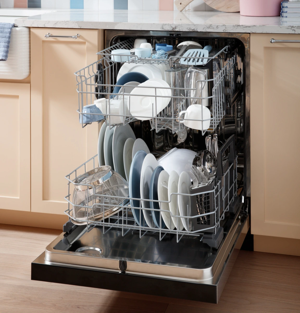 GE Dishwasher Vignette GE Dishwasher Vignette